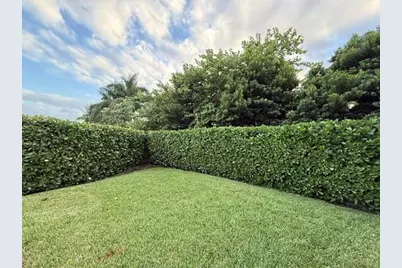 10660 S Lago Vista Cir, Parkland, FL 33076 - Photo 5