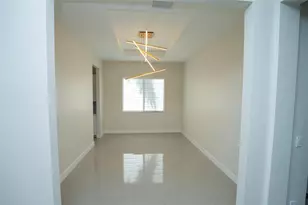 10660 S Lago Vista Cir, Parkland, FL 33076 - Photo 13