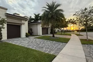 10660 S Lago Vista Cir, Parkland, FL 33076 - Photo 3