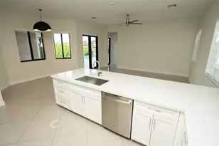 10660 S Lago Vista Cir, Parkland, FL 33076 - Photo 9