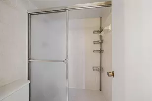 1300 St Charles Pl, Pembroke Pines, FL 33026 - Photo 15