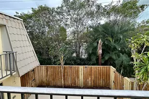 1700 Embassy Dr Unit, West Palm Beach, FL 33401 - Photo 25