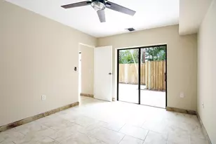 1700 Embassy Dr Unit, West Palm Beach, FL 33401 - Photo 9