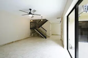 1700 Embassy Dr Unit, West Palm Beach, FL 33401 - Photo 5