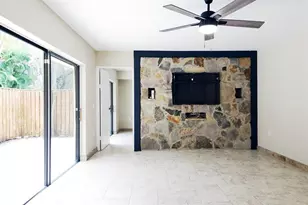 1700 Embassy Dr Unit, West Palm Beach, FL 33401 - Photo 3