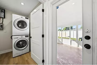 4751 NE 4th Ave, Oakland Park, FL 33334 - Photo 17