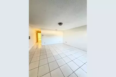 812 SW 73 Av, Unit #8, North Lauderdale, FL 33068 - Photo 5