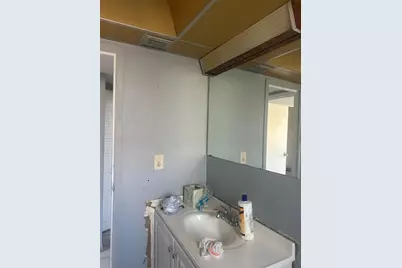 2800  Somerset Dr, Unit #J107, Lauderdale Lakes, FL 33311 - Photo 9