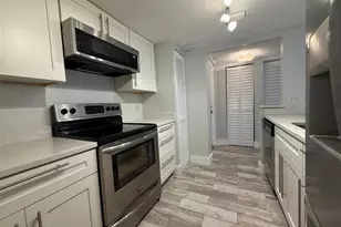 9777 Westview Dr, Coral Springs, FL 33076 - Photo 3