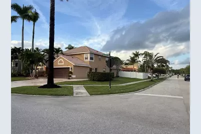 5532  Descartes Cir, Boynton Beach, FL 33472 - Photo 3