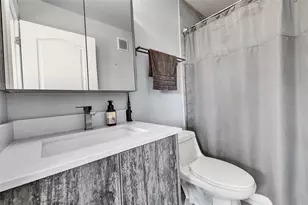 150 Jacaranda Country Club Dr, Plantation, FL 33324 - Photo 33