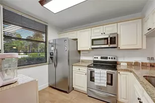 1502 Whitehall Dr, Davie, FL 33324 - Photo 9