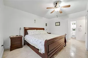 1502 Whitehall Dr, Davie, FL 33324 - Photo 15