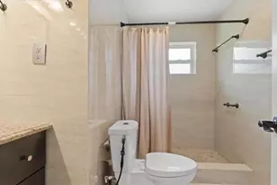 724 NE 2nd St, Pompano Beach, FL 33060 - Photo 9