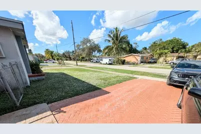 2534 NW 73rd Ave, Sunrise, FL 33313 - Photo 13