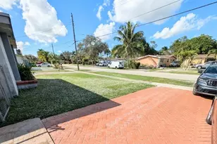 2534 NW 73rd Ave, Sunrise, FL 33313 - Photo 13