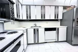 800 Cypress Grove Dr, Pompano Beach, FL 33069 - Photo 11