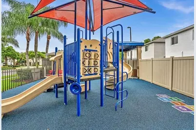 6007  Red Plum Ct, Unit #465, Tamarac, FL 33321 - Photo 23