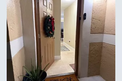 223 E Palm Cir E, Unit #223, Pembroke Pines, FL 33025 - Photo 3
