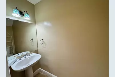 223 E Palm Cir E, Unit #223, Pembroke Pines, FL 33025 - Photo 11