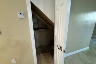 223 E Palm Cir E Unit, Pembroke Pines, FL 33025 - Photo 9