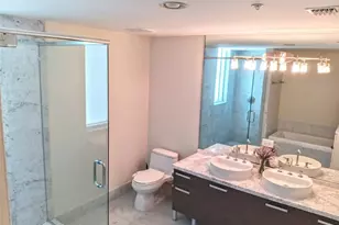 253 NE 2nd St, Miami, FL 33132 - Photo 21