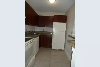10773  Cleary Blvd, Unit #110, Plantation, FL 33324 - Photo 3
