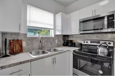 763 NW 41st St, Miami, FL 33127 - Photo 9