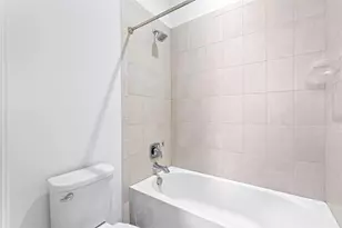 8870 NW 37th Dr, Coral Springs, FL 33065 - Photo 17