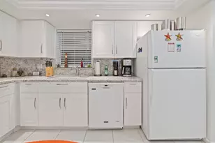 303 N Riverside Dr, Pompano Beach, FL 33062 - Photo 5