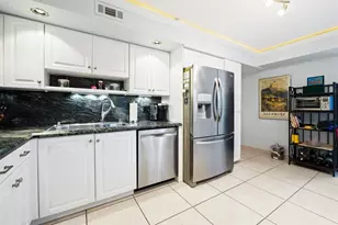 3970 Oaks Clubhouse Dr, Pompano Beach, FL 33069 - Photo 17