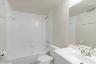 5641 Riverside Dr, Coral Springs, FL 33067 - Photo 9