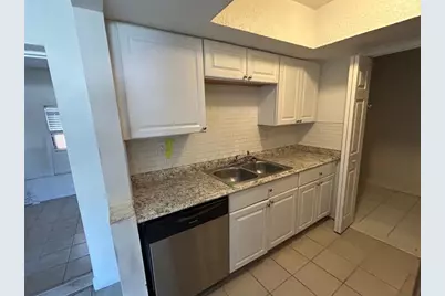 6828 NW 30th St, Sunrise, FL 33313 - Photo 7