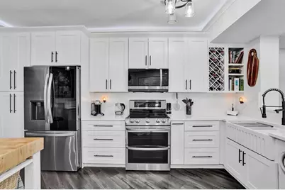 7755  Yardley Dr, Unit #209, Tamarac, FL 33321 - Photo 3