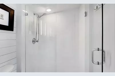 2409 NE 19th Ave, Wilton Manors, FL 33305 - Photo 11