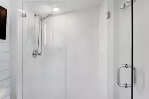 2409 NE 19th Ave, Wilton Manors, FL 33305 - Photo 11