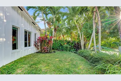 2409 NE 19th Ave, Wilton Manors, FL 33305 - Photo 27