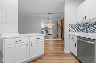 2105 W Discovery Cir W, Deerfield Beach, FL 33442 - Photo 11