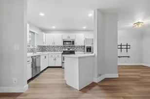 2105 W Discovery Cir W, Deerfield Beach, FL 33442 - Photo 9