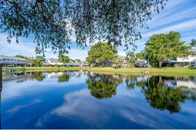 2105 W Discovery Cir W, Deerfield Beach, FL 33442 - Photo 25