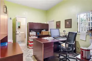 117 SW 1st Ave, Hallandale Beach, FL 33009 - Photo 13