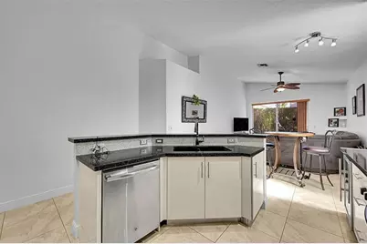 5305 NW 126th Dr, Coral Springs, FL 33076 - Photo 15