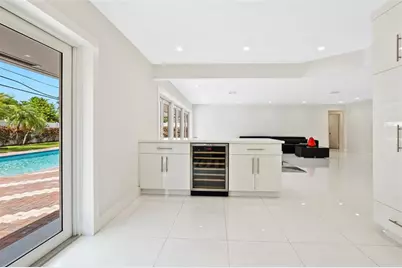 21100  Highland Lakes Blvd, Miami, FL 33179 - Photo 9