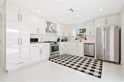 21100  Highland Lakes Blvd, Miami, FL 33179 - Photo 7