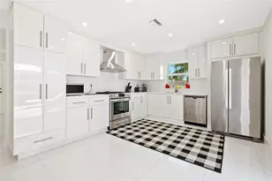 21100 Highland Lakes Blvd, Miami, FL 33179 - Photo 7