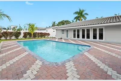 21100  Highland Lakes Blvd, Miami, FL 33179 - Photo 15