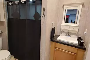 5770 NW 191st Terrace, Hialeah, FL 33015 - Photo 11