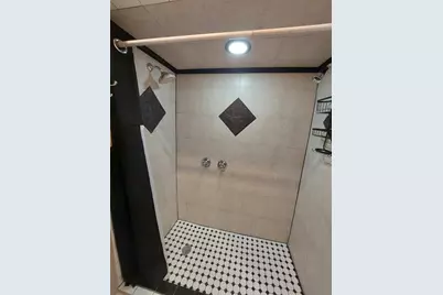 5770 NW 191st Ter, Hialeah, FL 33015 - Photo 13