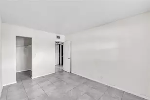 4050 NE 12th Terrace, Oakland Park, FL 33334 - Photo 7