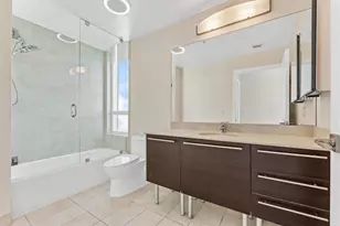 1900 N Bayshore Dr, Miami, FL 33132 - Photo 13